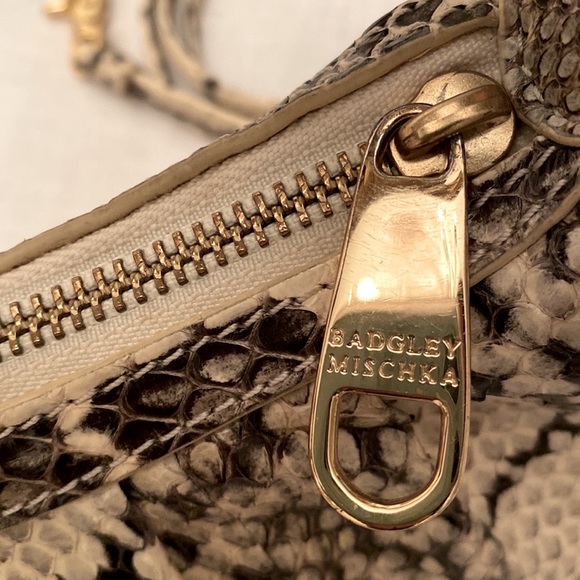 50% off.. 
BADGLEY MISCHKA vintage. Genuine snakeskin bag - Picture 4 of 12